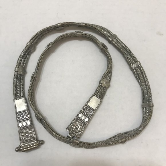 Silver Detailed Necklace - Picture 4 of 8